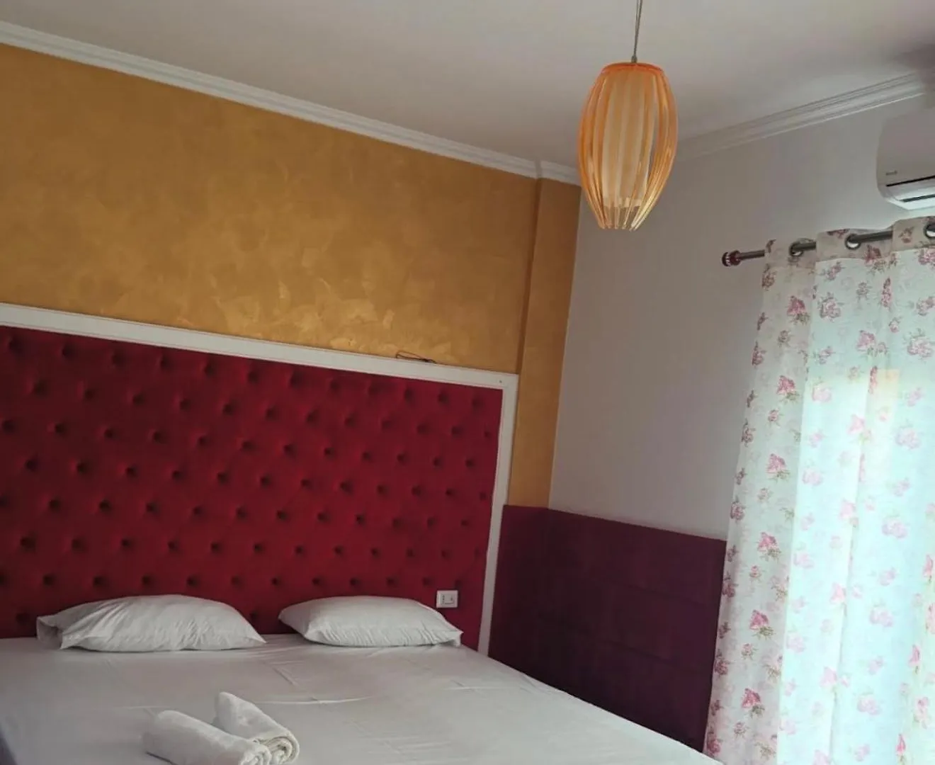 Apple Red Hotel Φιέρι